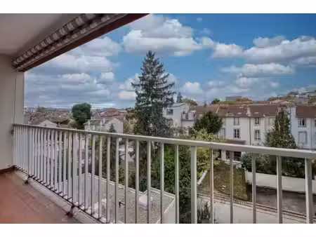 t2 avec terrasse  parking et ascenseur à nancy