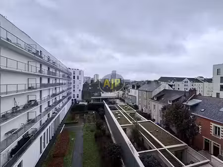 location appartement 5 pièces 89 m² à nantes (44000)  1 055 €
