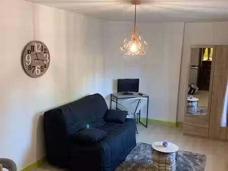 à louer – studio meublé 23 m² – chartres centre  proche cathédrale