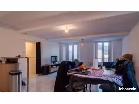 t3 bien situé en face mairie