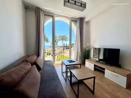 cap esterel  t2 avec vue mer parking et piscine