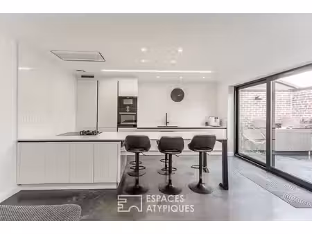 loft contemporain avec garage et extérieur