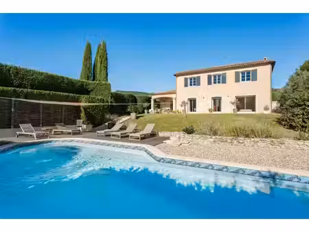 83640 saint zacharie - au calme  villa type 6 avce piscine e