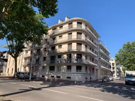 arcachon coeur de ville ! appartement t3 de 64 m2 avec cave & pa