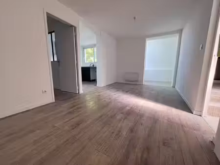 a louer - bourg de bouzille - appartement 2 pièces de 47 m²
