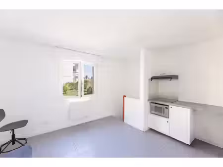 bayonne - t2 en duplex avec parking privatif