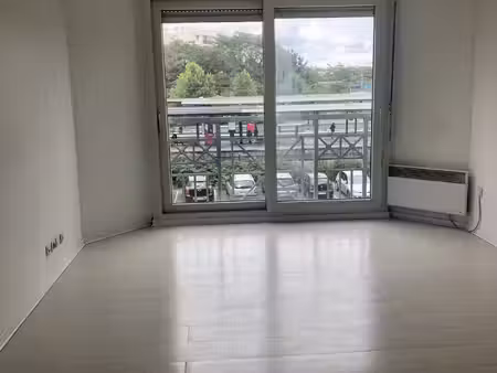 studio à seulement deux pas de la gare