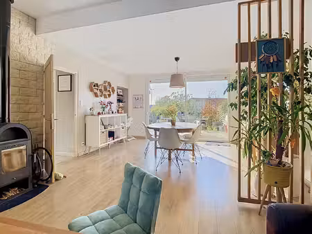 maison familiale avec 3 chambres et jardin clos sur la séguinière.