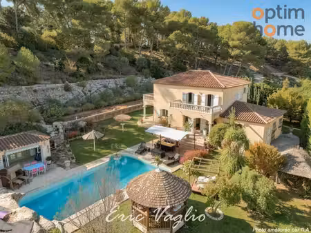 bouc-bel-air – villa familiale aux beaux volumes  174 m² habitables + 107 m² de sous-sol a