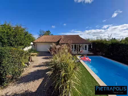prox meximieux  maison de plain pied de 165 m2 avec piscine