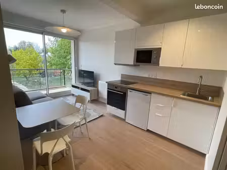 appartement studio neuf meublé avec balcon ( edf et wifi compris)