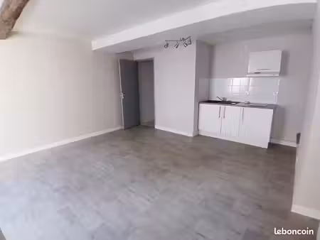 studio 1 pièce 28 m²
