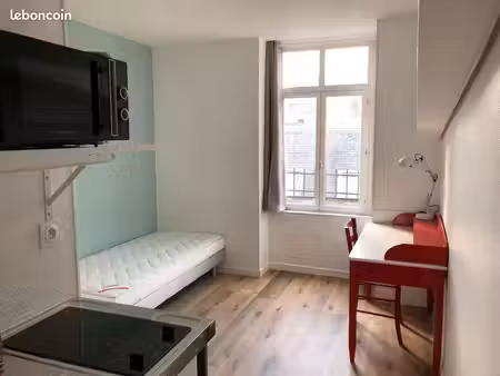 location studio meublé