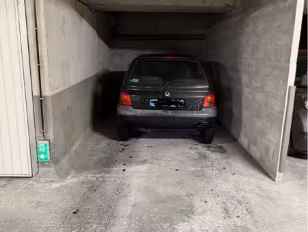 location box ouvert dans résidence fermée et sécurisée