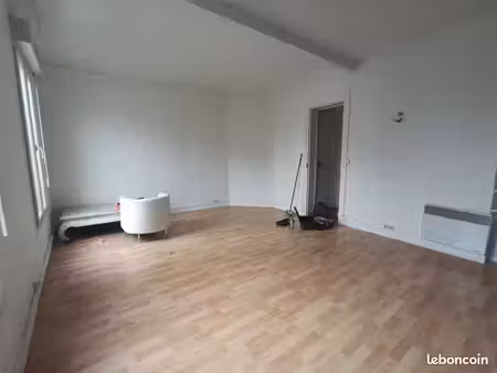 a louer charmant 2p à ivry 36m2
