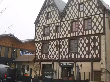 appartement f2 triplex centre bourges (avaricum)