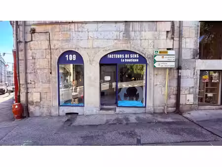 local commercial besançon 54 m2