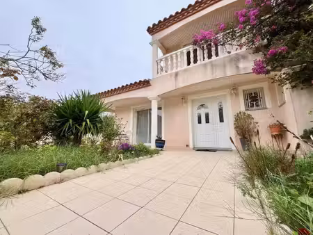 magnifique maison de 145 m2 en r+1 sur un terrain 3 faces de 456 m² piscinable sans vis-à-