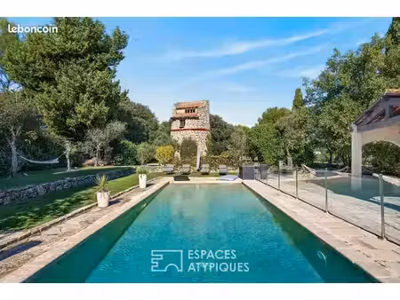 propriété 6 pièces 247 m²