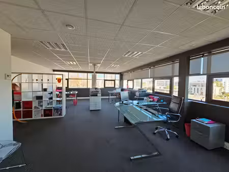 loue surface de bureaux divisible