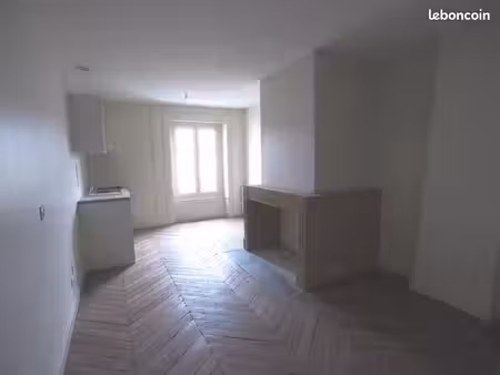 studio 1 pièce 25 m²