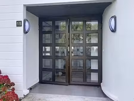 appartement deux pieces terrasse parking privative et garage