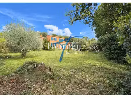 six fours centre villa de 232m2 hab. sur 1143m2 de terrain p