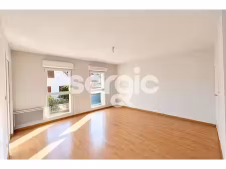 quartier saint-pierre - appartement t2 de 45 m² avec parking et ascenseur