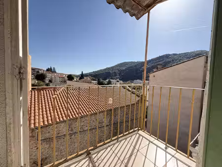 dernier étage lumineux dans immeuble bourgeois vue montagnes & fort potentiel