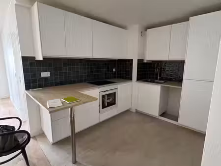 location appartement 3 pièces  78.27m²  montreuil