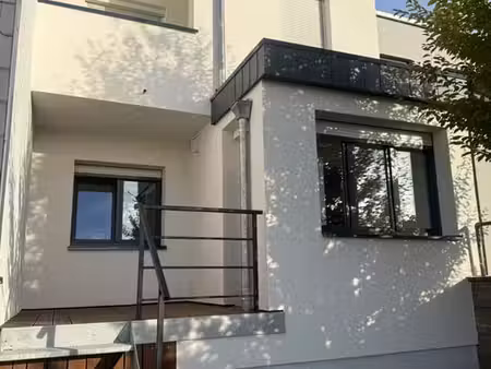 charmante maison rénovée 3 chambres avec jardin