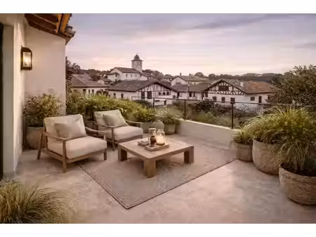 t3 neuf 80m² avec 2 terrasses — biarritz côte des basques  500 m de la plage  grand séjour