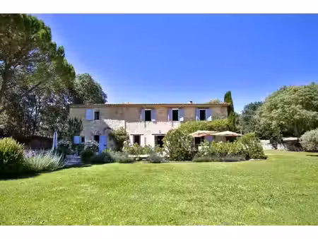 maison de luxe à vendre à ménerbes
