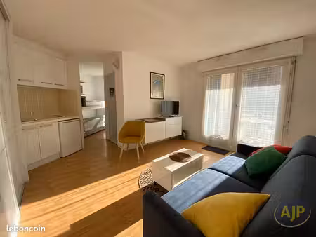 studio 1 pièce 24 m²