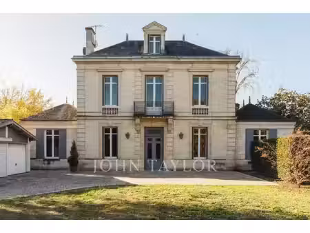 maison de luxe à vendre dans le quartier jean-moulin