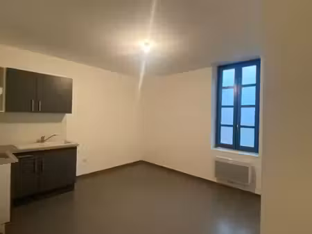 location t2 centre ville narbonne + cave