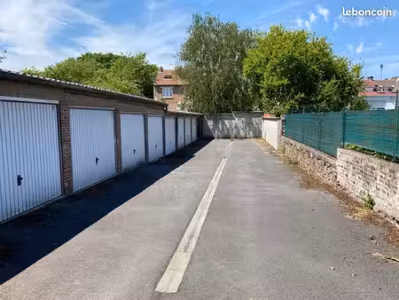 location garage fermé