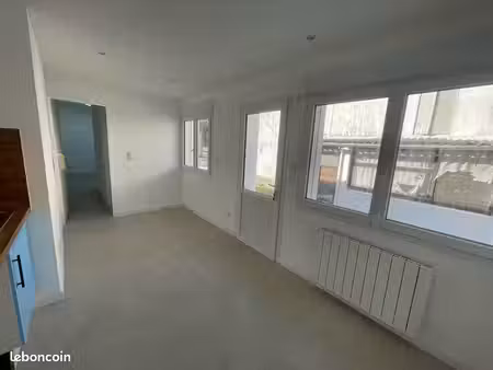 charmante maisonnette t2 entièrement rénovée à neuf avec jardinet et annexe – saintes rive