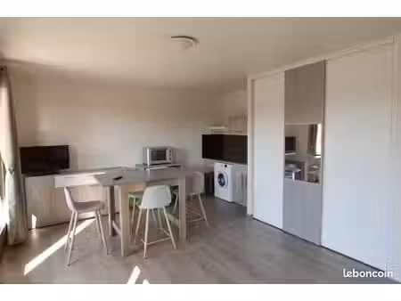 studio 1 pièce 30 m²
