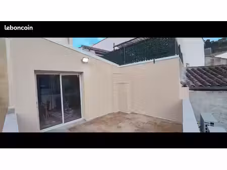 appartement rénové et meublé avec terrasse