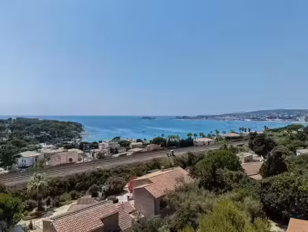 vente maison 6 pièces 155 m² à sanary-sur-mer (83110)  760 000 €