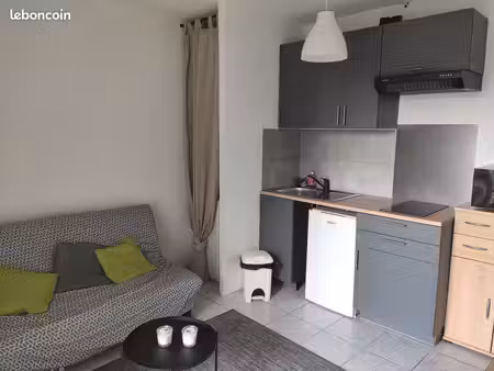 studio + parking à l'année