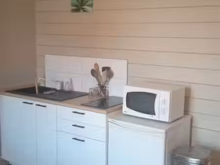 studio a l'année  meublé 20m2 toutes charges comprises