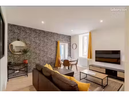 t2 meublé entièrement rénové calme- rue piétonne angoulême