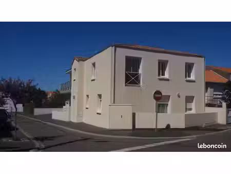 les sables d’olonne  bel appartement t2 de 54m² en rc. 2 parkings  terrasse