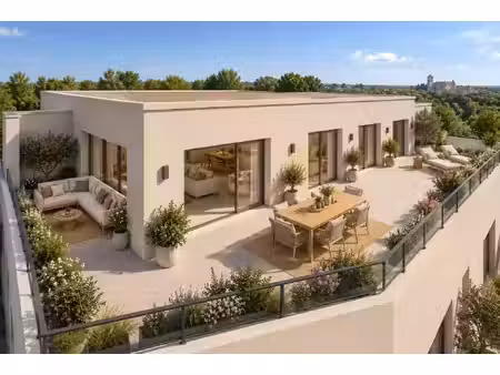 t5 en dernier etage avec terrasse à avignon - proche rempart