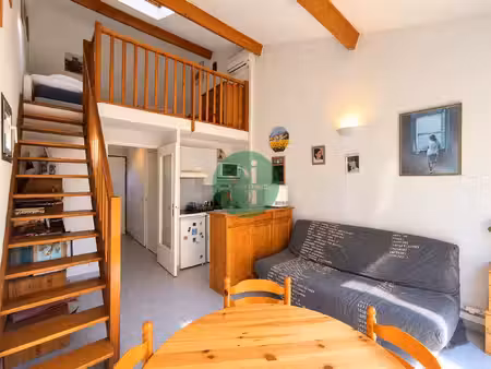 t2 de 33 m2 avec mezzanine  terrasse et parking - à 2 min à