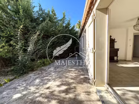 maison de plain-pied  2 chambres  jardin et terrasses  grand