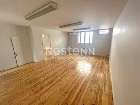 toulouse 31400  quartier busca  proche place du busca. local professionnel de 83 30 m²  en