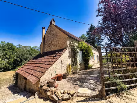 maison en pierre avec grange et terrain proche commerces